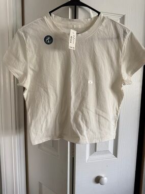 Aeropostale ‘Vintage Fit Tee’ Short Sleeve Off-White Tee - Small